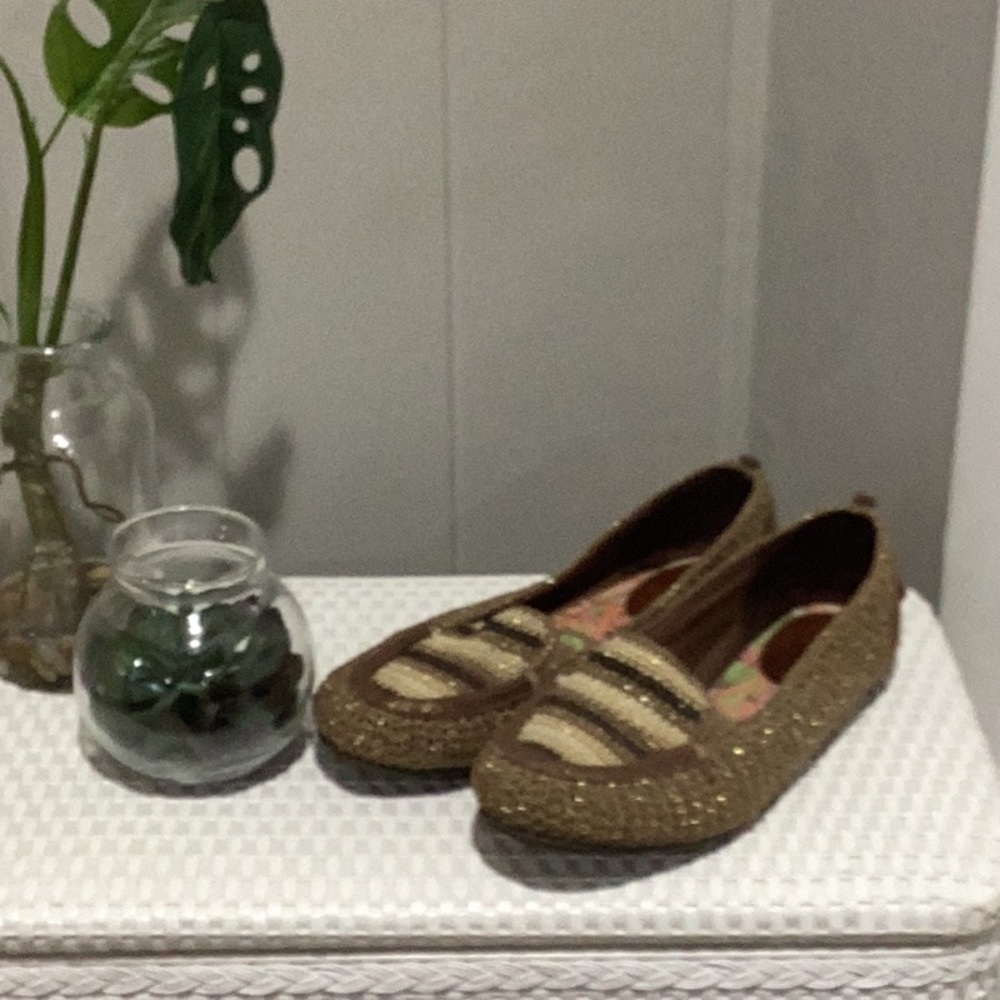 Women's shoes